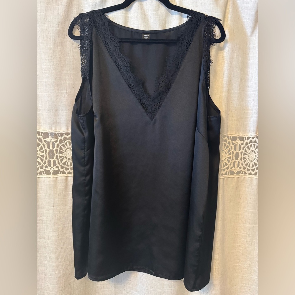 SHEIN Black Lace Trim V-Neck Top